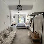 Hotel Australia