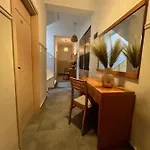 Hotel Australia *