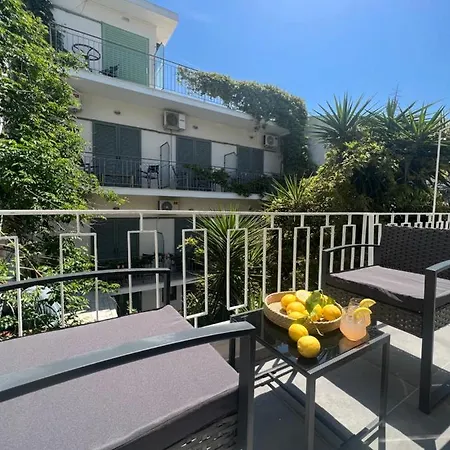 Australia * Skiathos-stad