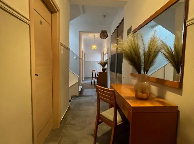 Otel Australia İskados